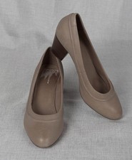Clarks 'Colette Dawn' Wide Fit Court Shoes UK6E Beige Leather  with a block heel