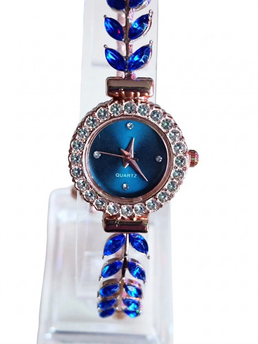 Ladies round blue diamante - round,