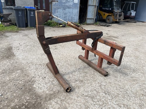 Bale squeezer grab - grab, loader
