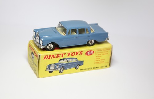 Dinky 186 mercedes - 186, 220