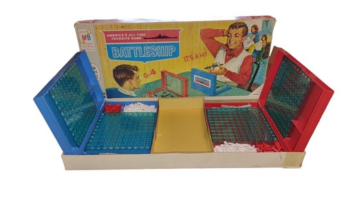 Vintage 1967 battleship board - 1967,