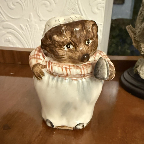 Ceramic hedgehog figurine - ceramic,