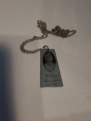 Vintage the queens silver - queens,