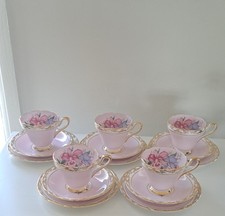 VTG H&M SUTHERLAND BONE CHINA SCALLOP TEACUP TRIOS SET FLORAL DESIGN GOLD GILT