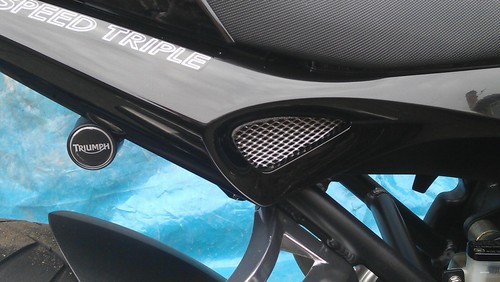 Triumph speed triple - speed, side