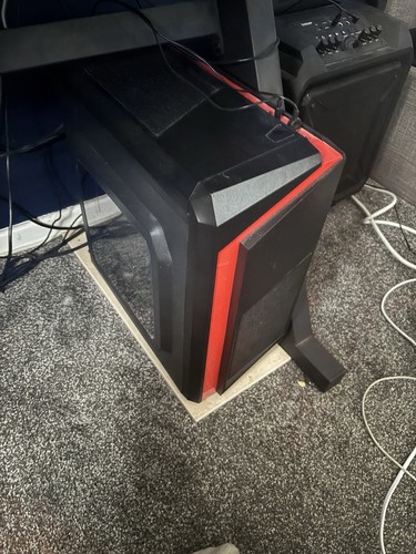 Gaming desktop and monitor - pc,