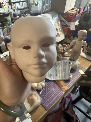 Large bisque doll - doll, head