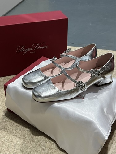 Rrp 1150 roger vivier - rrp€1150,