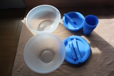26 PIECE POECE PICNIC SET INC SALAD BOWLS ETC  NEW Blue