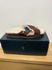 EMU Australia Women’s Size 8  Fluffy Slippers