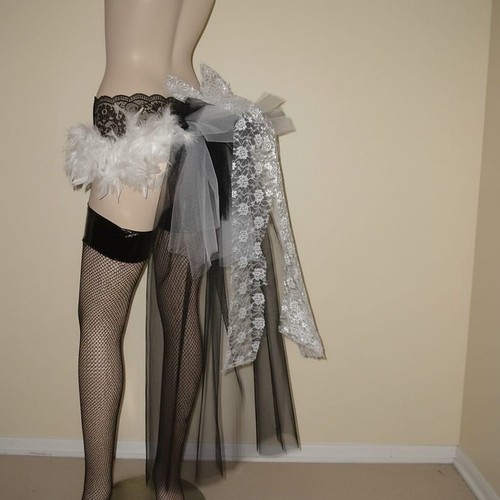 Burlesque white feather skirt - burlesque,