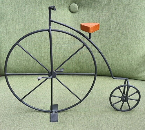 Old fashioned bicycle - fashioned,
