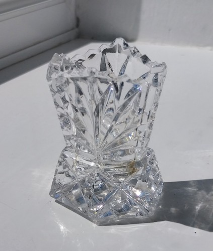 Elegant cut glass - ,