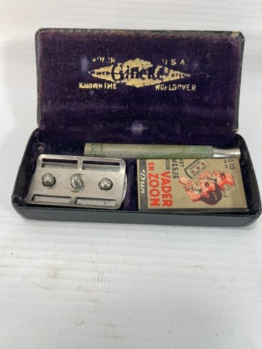 Vintage gillette razor case - razor, in