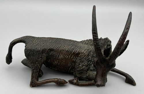 Vintage heavy bronze - bronze, resting