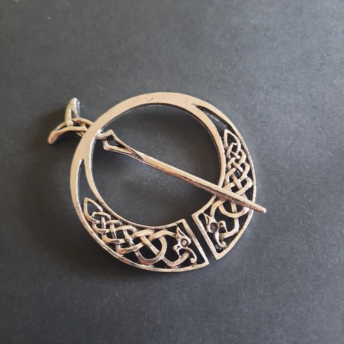 Celtic penannular brooch - celtic,