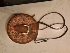 Ollie & Nic Broqn Clutch Hand