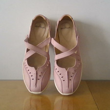 avenue pink  flat shoes size 5