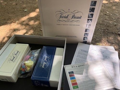 Vintage trivial pursuit - vintage, family