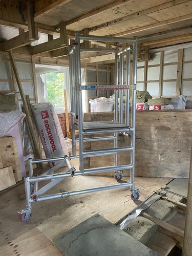 Podium platform load - of, 150kg