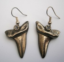 N937) Vintage Shark Tooth Earring Pewter Tone Dangle silver tone Hooks