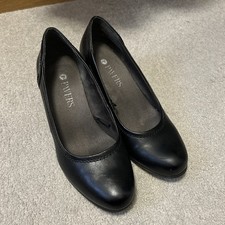 Women’s Black Pavers Court