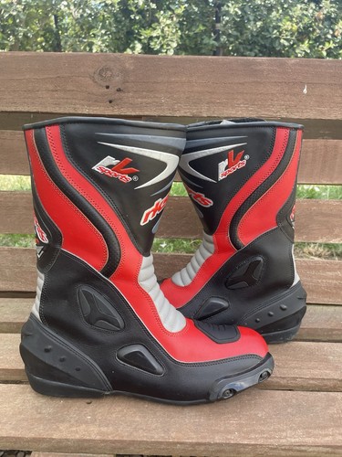 Sports motorcycle racing - v,