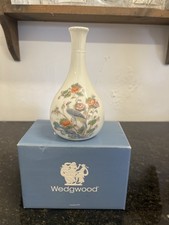 Wedgwood Kutani Crane Bud Vase