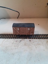 Brown Ventilated Van 00 Gauge For Spares Or Repair 