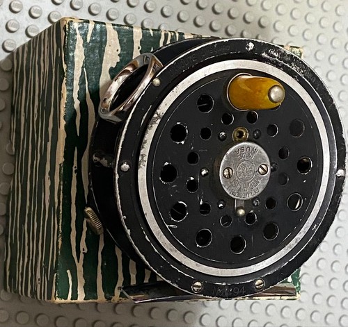 Pflueger medalist fly reel - fly,