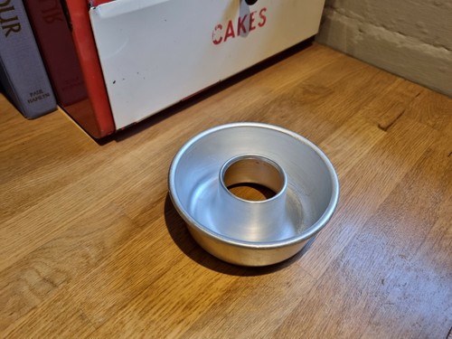 Vintage retro ring cake pan - vintage,