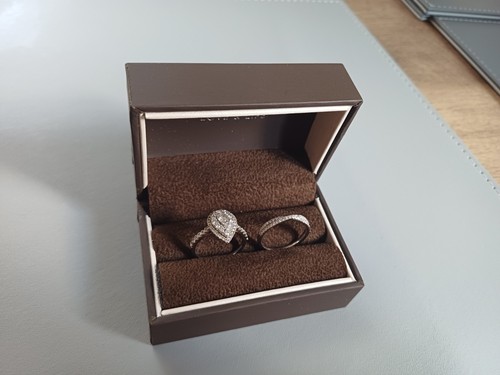 18ct white gold - white, 1ct