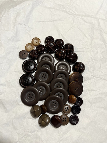 Vintage buttons job lot 100g - buttons.,