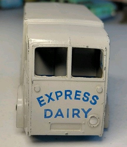 Vintage dinky toys - 30v, c.b