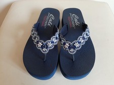 SKECHERS Cali Yoga Foam Diamante Rhinestone Toe Post Wedge Sandals - Navy - UK 5