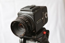 Hasselblad 501c + Zeiss Planar 80mm f/2.8 C: perfect condition!
