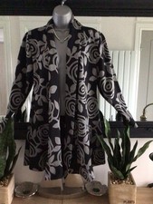 Luca Vanucci Edge to Edge Jacket One Size Black & Silver Excellent Condition
