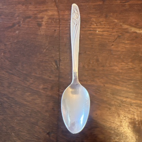 One oneida silversmiths silver - silversmiths,