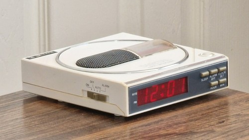 Waltham radio alarm clock - alarm, /