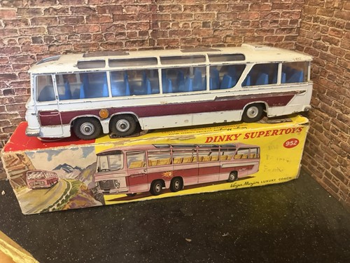 Dinky vega major luxury coach - dinky,