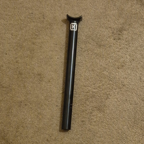 Black aluminium kink - black,