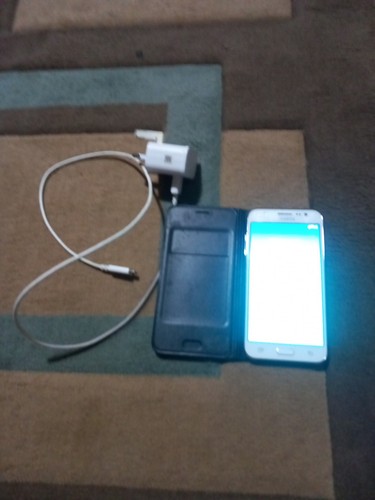 Samsung galaxy wood - j5,