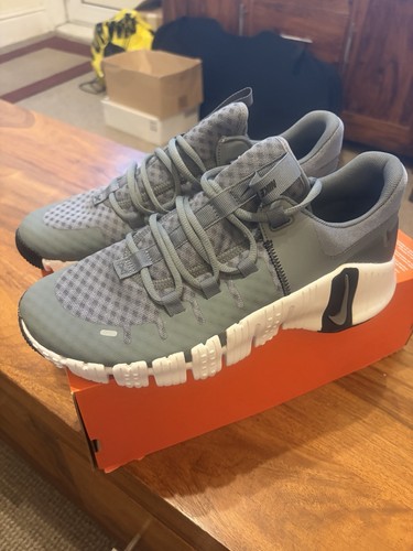 Nike free metcon - 5,, smoke