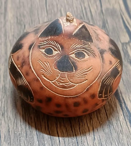 Peruvian carved gourd cat - , x