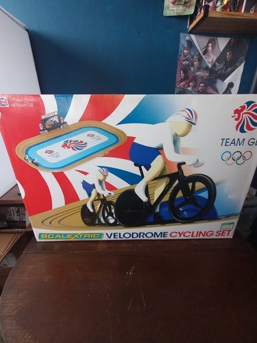 Scalextric velodrome cycling - scalextric,