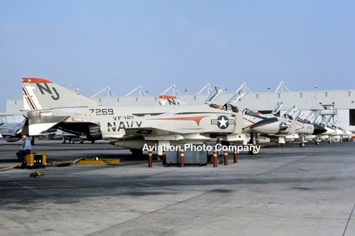Navy 121 mcdonnell f 4j - vf-121, f-4j