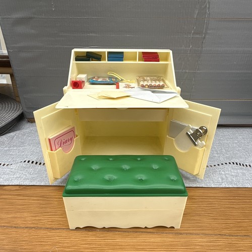 Vintage pedigree sindy - vintage, writing