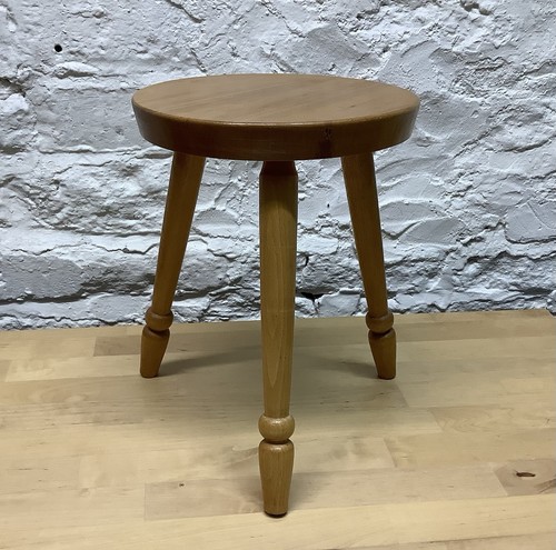 Small wooden legged milking - 3,