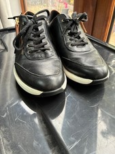 Used Women's Clarks Un Rio Zip Sneaker Size 5.5