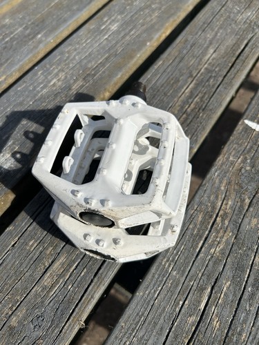 Old school bmx pedals - school, white